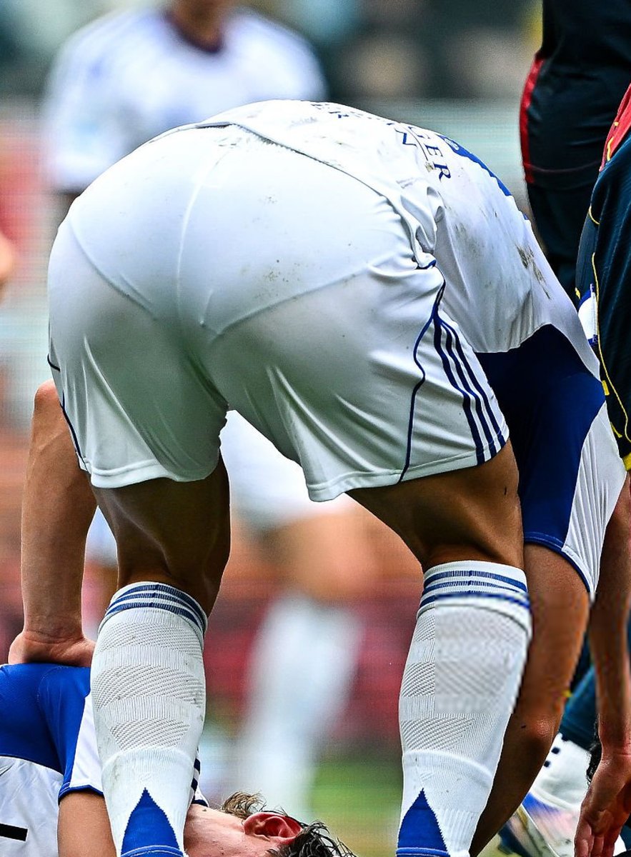 Random Feed tweet media