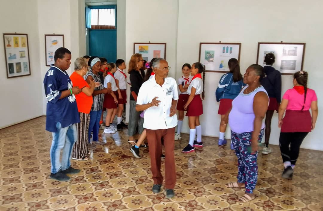 UNEAC_online's tweet image. Como parte de la jornada #ArteFiel y del programa de actividades por #65Uneac, se expone en Remedios la muestra itinerante del XXIV Salón Internacional de Humor Gráfico, coordinado por el periódico humorístico Melaíto y el Comité Provincial de la Uneac en Villa Clara.
#100Fidel🇨🇺