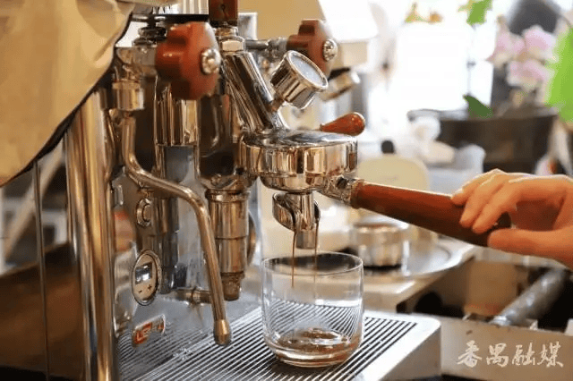 TerryKisling's tweet image. Chasing sunsets, roasting marshmallows, and sleeping under a starlit sky—this weekend’s camping vibe is chef’s kiss  #CampLife #NatureLovers