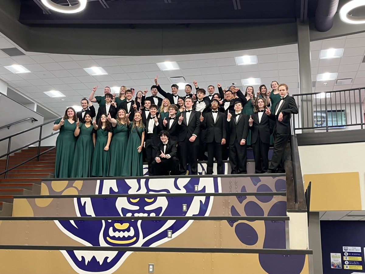 strongsvillecs's tweet photo. These Mustangs have done it before, and they did it again! 🤩🙌

Strongsville High School Wind Ensemble and Symphonic Band both earned Superior (I) ratings at the State Contest held at North Royalton High School on Saturday! 🎶

Congratulations to all! 💚🎺🥁

#ModelMustang https://t.co/H3ouRN46hA