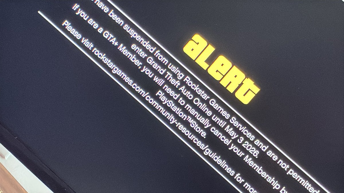 Sclarffy's tweet photo. Hey @RockstarGames, I was playing your lovely game while watching #trailerparkboys, you know how Ricky can be cussing up a storm as usual. Didn't realize my mic was on and I got banned could you @RockstarGames reverse that?

Gamer tag is, Lzzqd. https://t.co/U6MlfKB95m