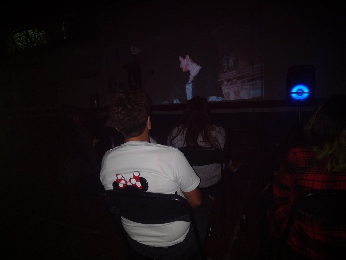 MUJ_B_A's tweet photo. ❤️🧡🤍🩷💜 Asi esta bella y ✨ mágica noche de 🎥🍿🥤CineClub 🎞️ sáfico, un rato ameno, agradable y sobre todo una espacia segura para nosotraes en el marco del #26A Día de la visibilidad lésbica. ¡Nos veremos en la próxima! ❤️🧡🤍🩷💜 https://t.co/JCZBCffZEu