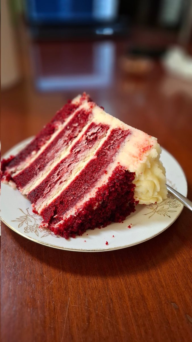 HoySeCome100's tweet photo. Red Velvet cake 🍰 recipe is coming soon 
Tarta red Velvet 🍰 muy pronto ... la receta 
#RedVelvetCake #RedVelvet #Cake #TartaRedVelvet #Tarta #Pastry #Red #TortaVelvet #Recipe #Receta 
#HappySunday #FelizDomingo #domingodeexhibición https://t.co/Gv0p7HzSKB