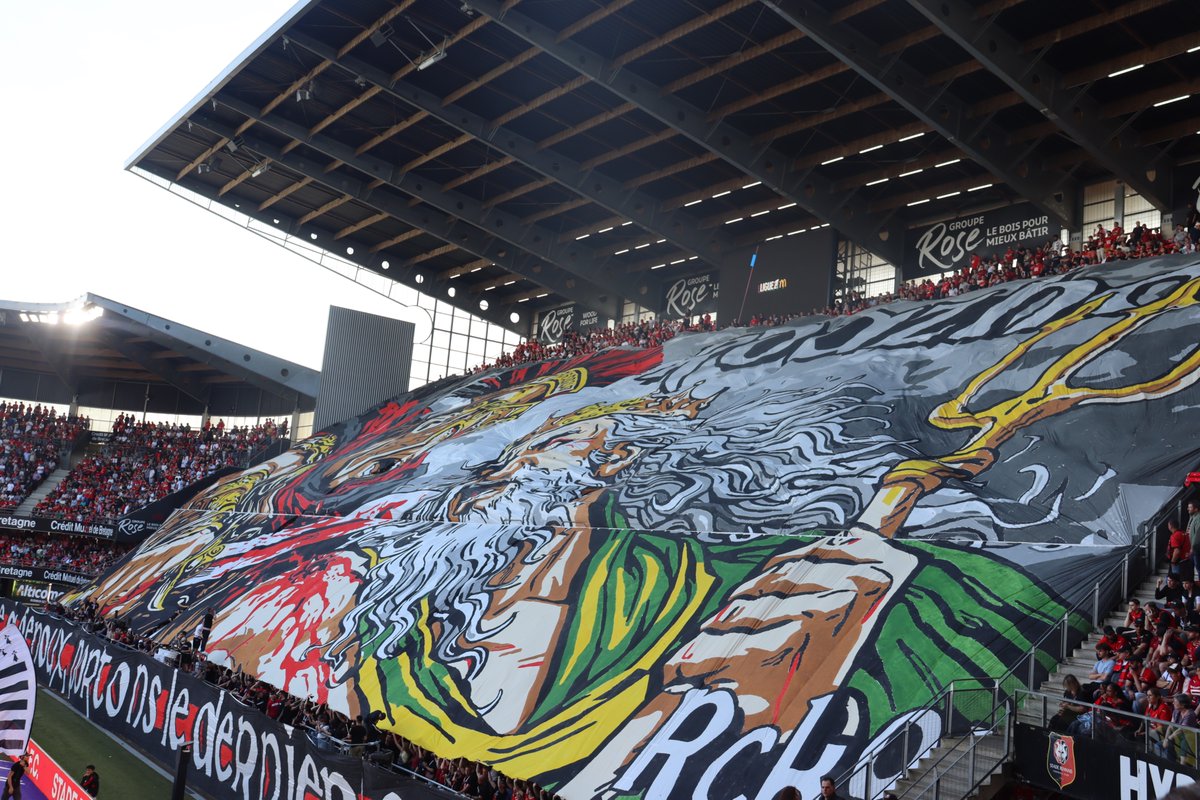 RAutrement's tweet image. Rennes arrache le derby au bout du suspense 🔥
Valentin Rongier, l’ex-Nantais, offre la victoire dans les arrêts de jeu face au FCN (2-1). #SRFC #Rennes #FCNantes #Derby #Ligue1 #RoazhonPark A lire : rennes-infos-autrement.fr/et-lex-canari-…