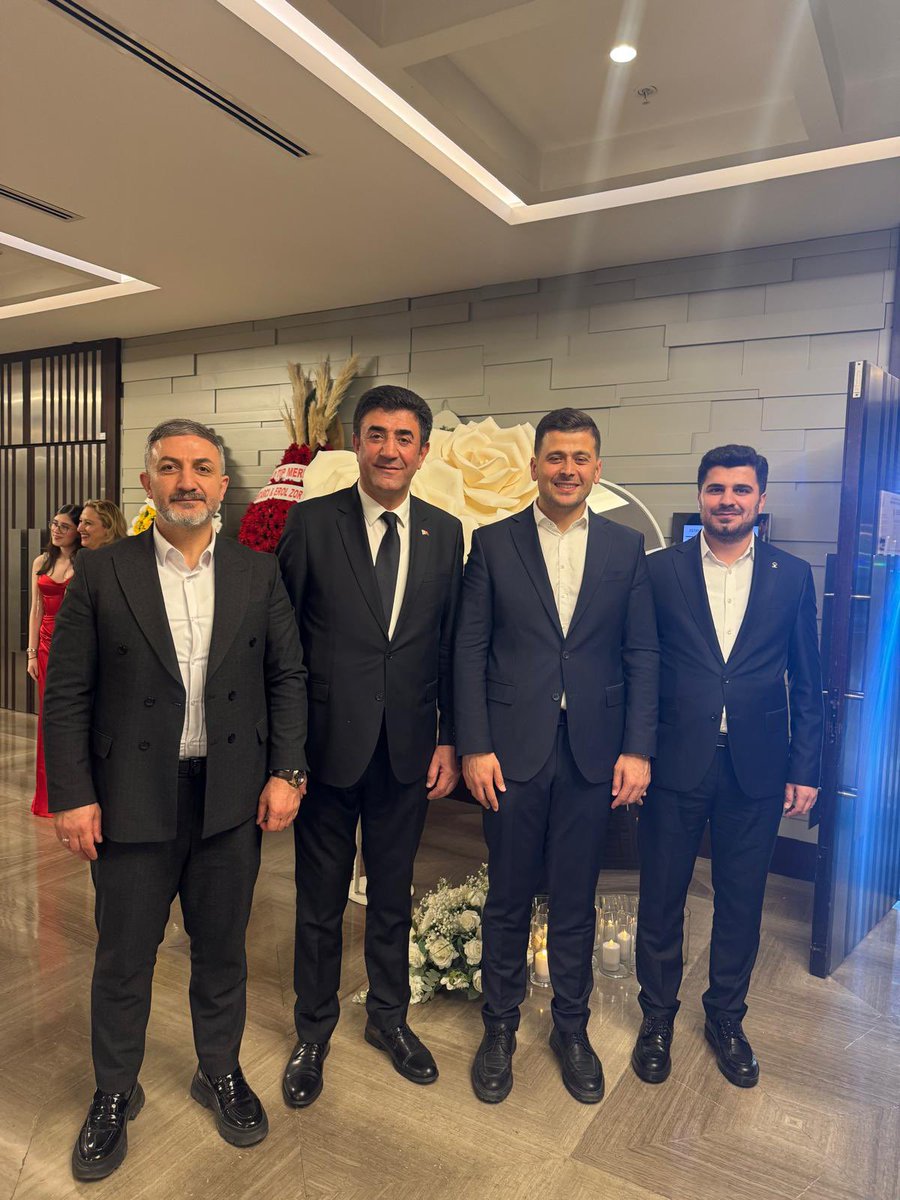 erdal_ucar's tweet photo. Belediye meclis üyemiz Kemal Eyüpoğlu abimin oğlu Egekan’ın düğün merasimine katıldık…
Rabbim bir ömür boyu mutluluklar nasip etsin… https://t.co/oRHLu5RE5m