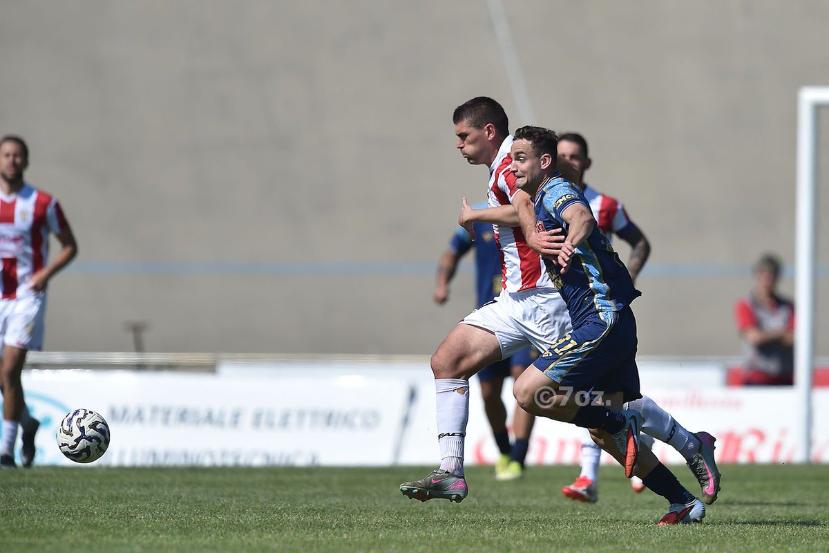 ACPerugiaCalcio's tweet photo. 🎙️ SALA STAMPA
⚪️🔴 Nel post gara le parole di Alessandro #Tozzuolo
👉🏻 https://t.co/IUZxZKznls
#vamosgrifo #FORPER @seriecofficial #ForlìPerugia
📸 #Settonce (copyright) https://t.co/sGak2X2EB7
