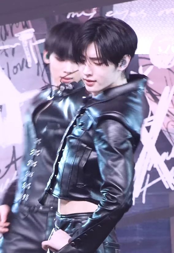 iceanddeer🦌❄ tweet media