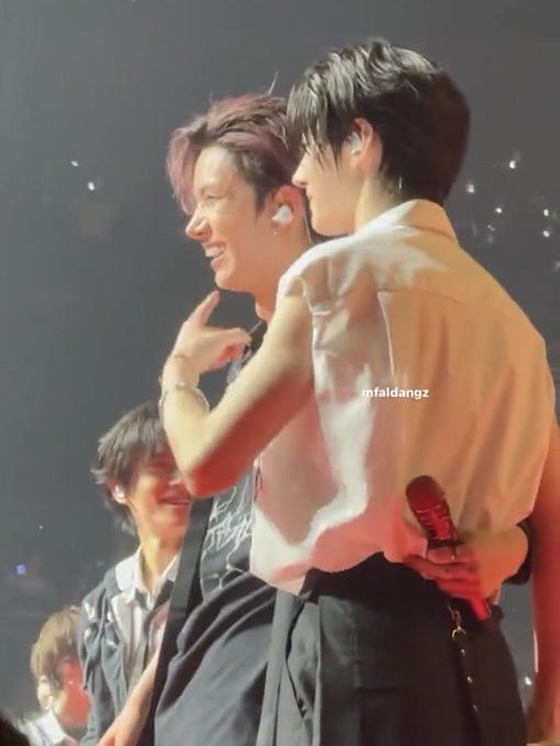 iceanddeer🦌❄ tweet media