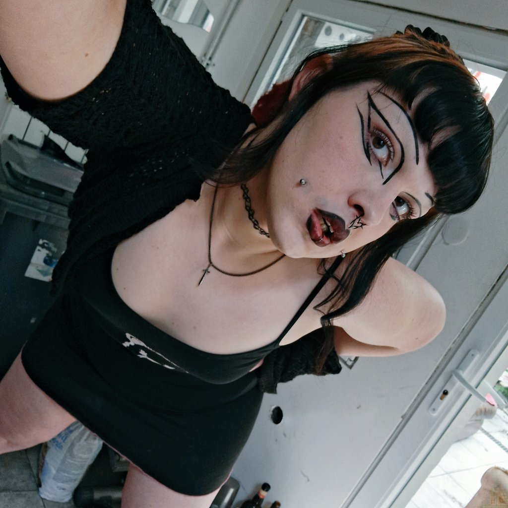 __fdupgirl__'s tweet photo. No sleep. ☕️ Only CUNT.💅🏻
#LGBTQIAEndOfApril https://t.co/s5Lc4nfumI