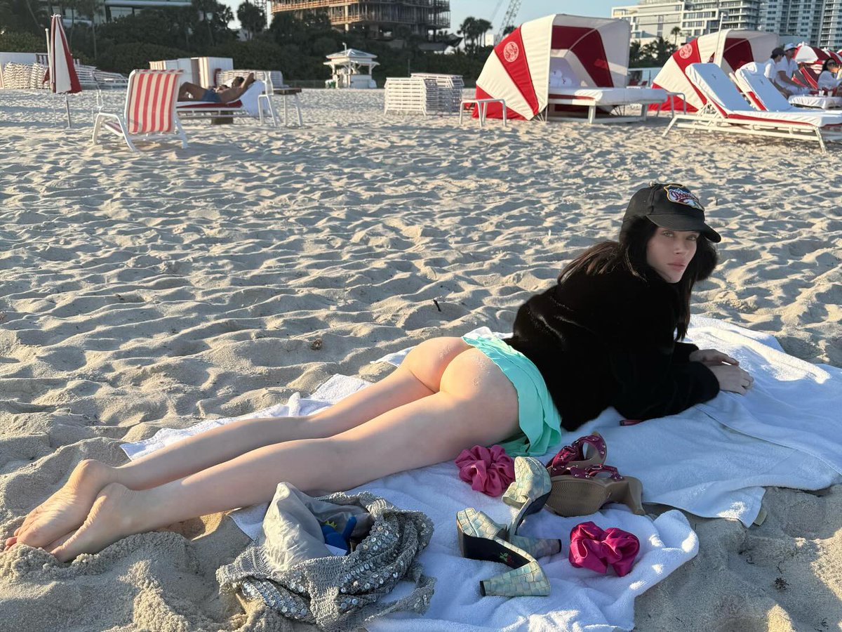 LanaRhoades tweet media