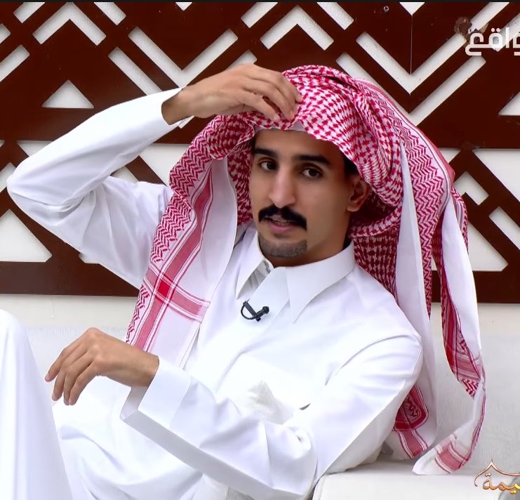 مــون tweet media