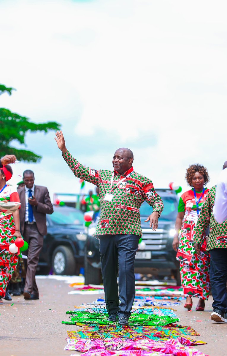 Burundi , Uburundi: Ndayishimiye Évariste yemejwe nk’umukandida wa CNDD-FDD mu matora ya 2027 burundi-agnews.org/burundi-uburun…