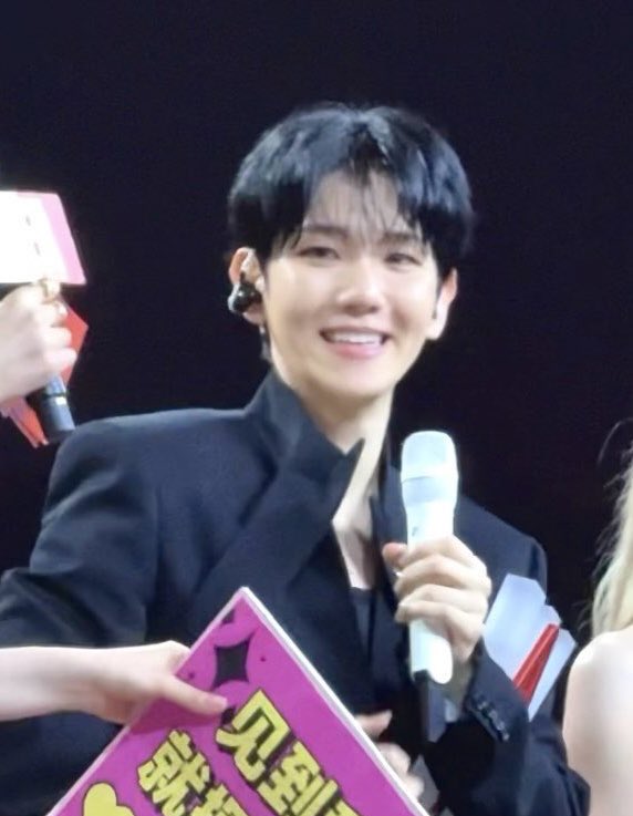 They’re saying he’s turning 34 in 9 days??? 😭😭😭 he's 14