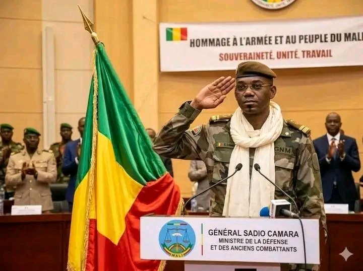 InnocentMambo5's tweet photo. Le gouvernement Malien confirme la mort du Ministre de la défense #Sadio_Camara tué par une attaque djihadistes par roquette tiré sur sa résidence de #kati Paix à son âme 🫢 https://t.co/2NXYl86EOh