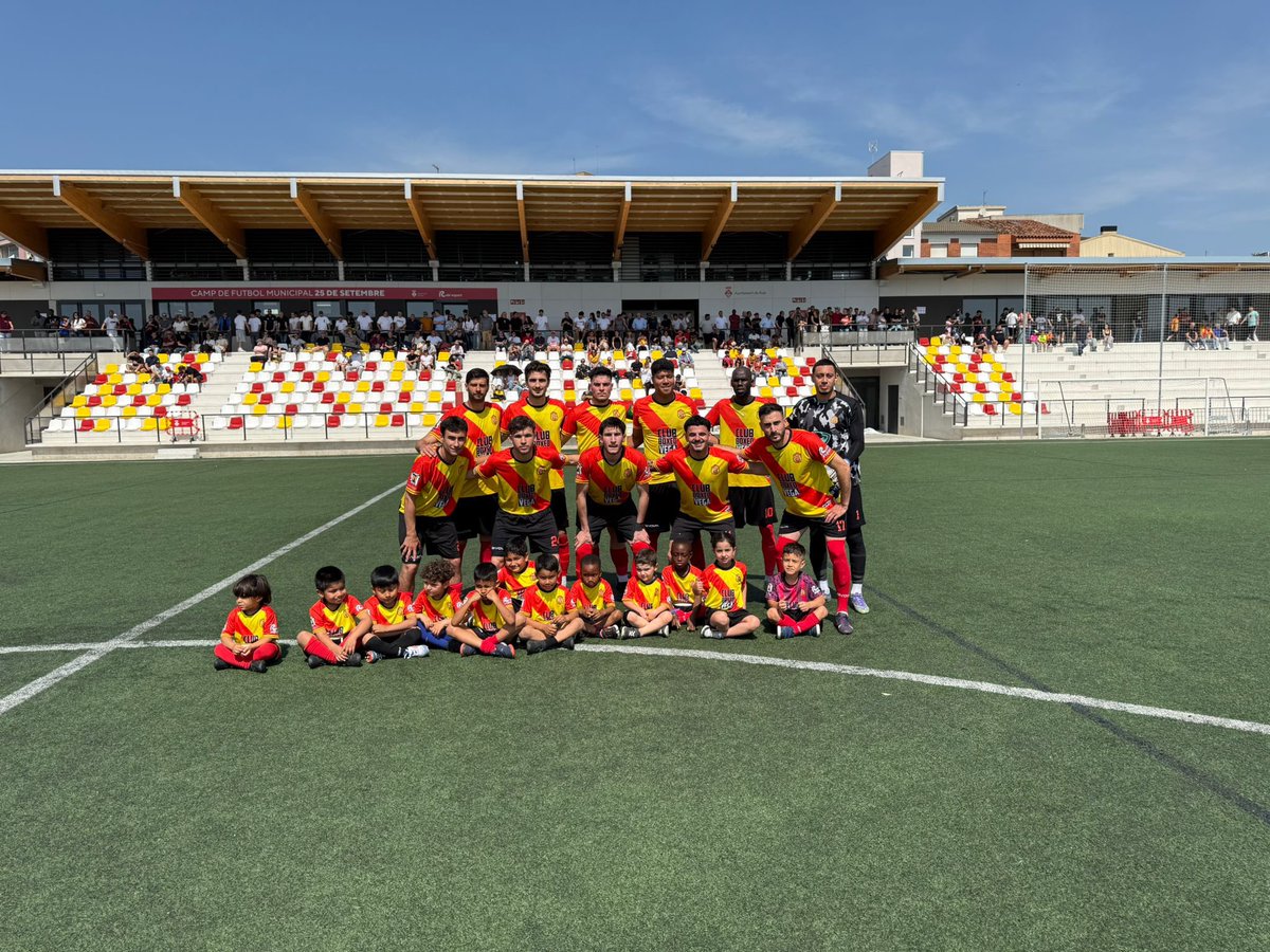 Juv25's tweet photo. PUNTO PARA SEGUIR CREYENDO. 🟡🔴

Derbi muy igualado ante un rival que aspira ascender a liga Elite, en la segunda parte merecimos mucho más.

Tercera jornada seguida donde seguimos puntuando, afrontando las 3 últimas jornadas dependiendo de nosotros para conseguir la salvación. https://t.co/gZmndxTA5v