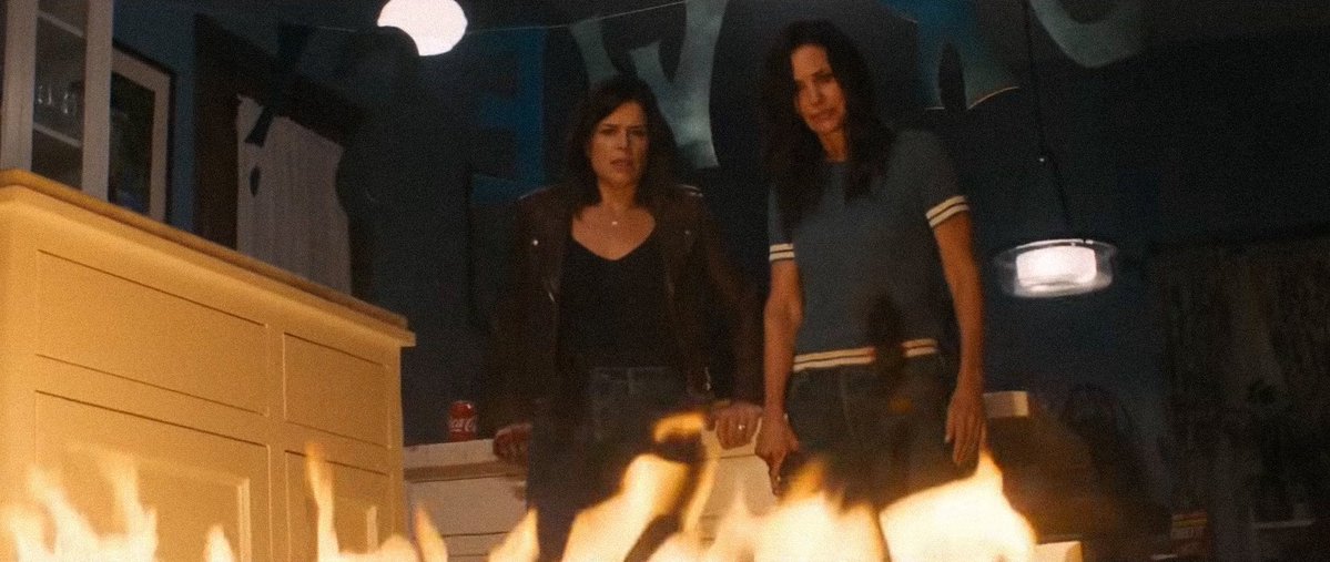 lucyfpv30's tweet image. my favorite final scenes right after each Ghostface dies… the silence, the aftermath, the survivors still standing 🔪 #Scream