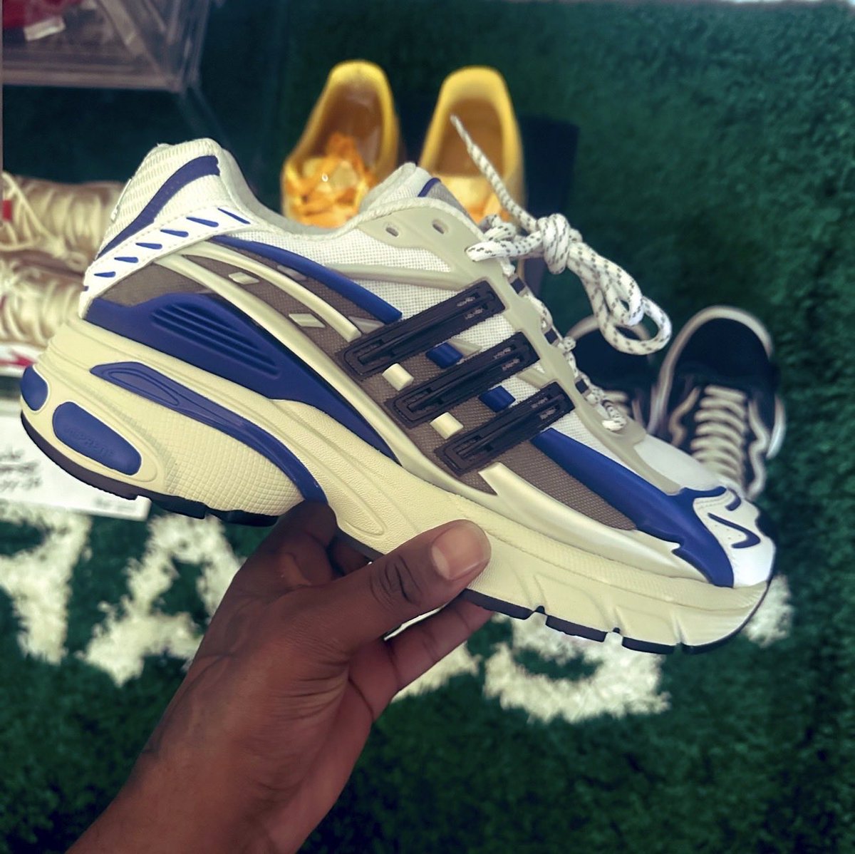 BcdaGR81's tweet photo. Both DS OG all
Jellyfish sz 9.5 $640
1s sz 10 $490
Supply your own shipping label or add $20
🫡 https://t.co/2pyp68ZnAu