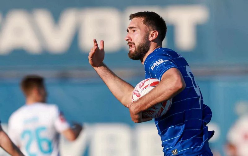 🚨 𝐑𝐄𝐂𝐎𝐑𝐃: Dion Drena Beljo has broken Marko Livaja’s HNL scoring record in the 10-team league format.

With his winner against Varaždin, Dinamo's striker reached 29 league goals this season, surpassing Livaja’s previous record of 28 from 2021/22.
