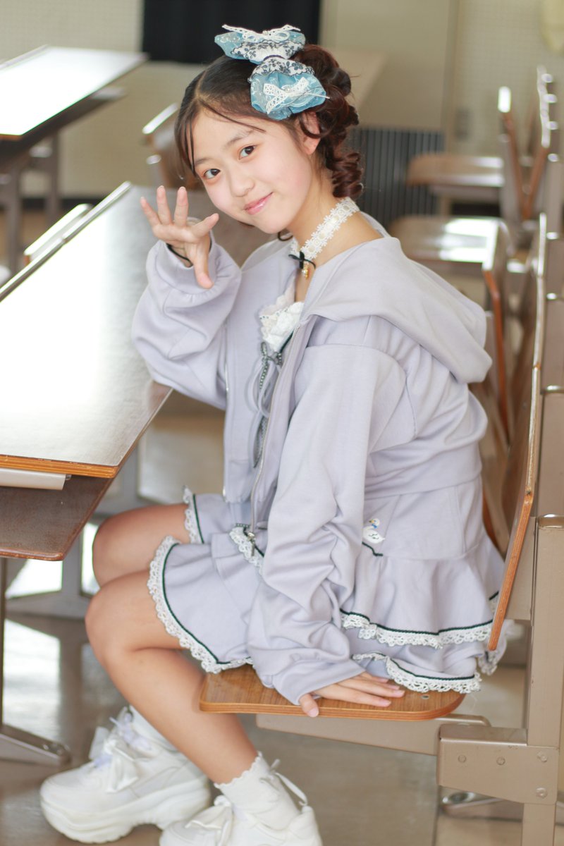 toumouthespa's tweet image. 【#CoCoRo学園】2026/04/25 RocKets撮影会 in KIRINANBASE
#白鳥さき(しらとり・さき)ちゃん(JC1)④
こんな席なら無遅刻無欠席を目指して登校する
剣道部／ユニット名「ふるり」(フランス語：Fleur「花」の意味)
#photogenic