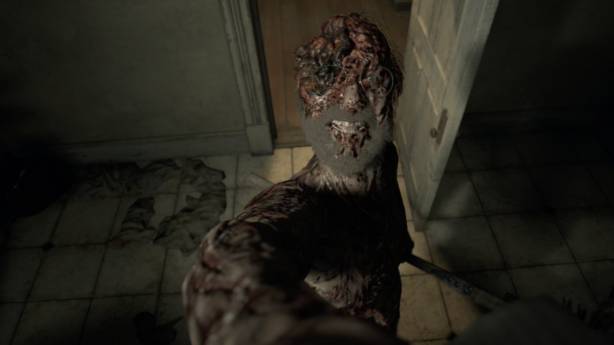 sysael's tweet photo. RE7:
Esperava bem menos desse jogo, uma boa surpresa.
Ethan é um personagem foda.
Não é atoa o nome Ethan "Walk'em Down" Winters.

Mais uma pedrada que a mamãe Capcom preparou. Agora entendo por que esse jogo reviveu a franquia.

Bonito, divertido e dá uma cagaço. Jogão. https://t.co/ngALVBlLEA