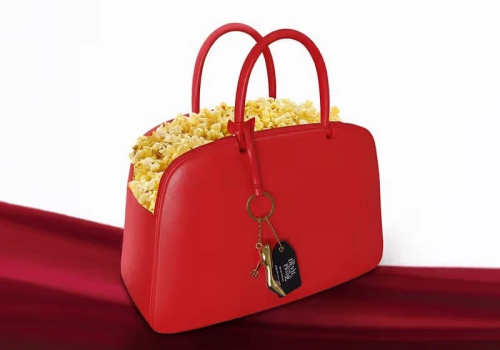 augustkobs's tweet image. "The Devil Wears Prada 2." Red Handbag Popcorn Bucket, Novelty Top Handle Popcorn Container with High Heel Charm, Collectible Movie Theater Snack Bowl for Movie Night or Party. (via Amazon.com)

amazon.com/Printed-Handba…

#TheDevilWearsPrada2 #20thCenturyStudios #Movie