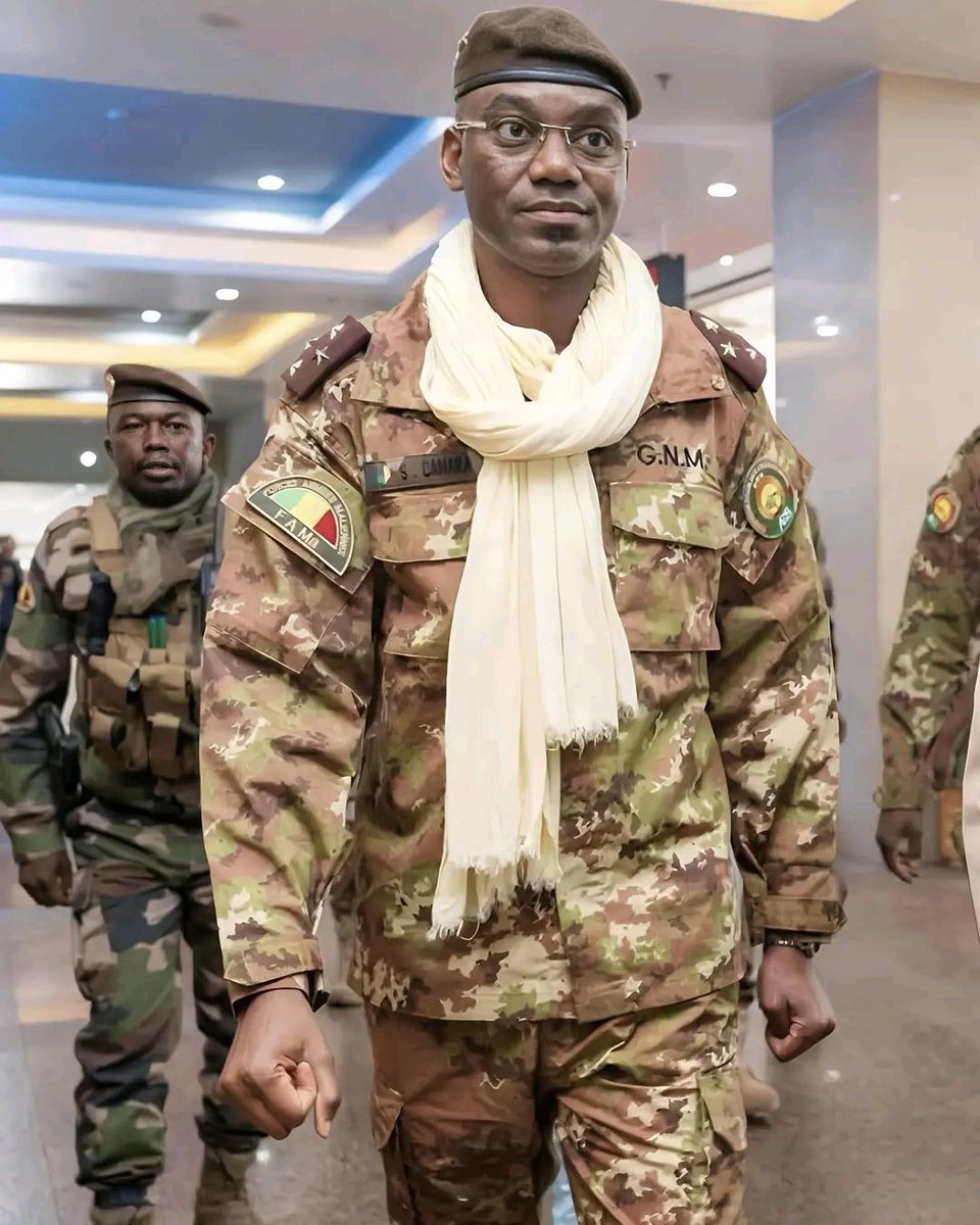 IssakRozi's tweet photo. @CheickIbtidiani Mes sincères condoléances à sa famille biologique et à la nation malienne. 
Vive le Mali https://t.co/lYycfCEpZ0