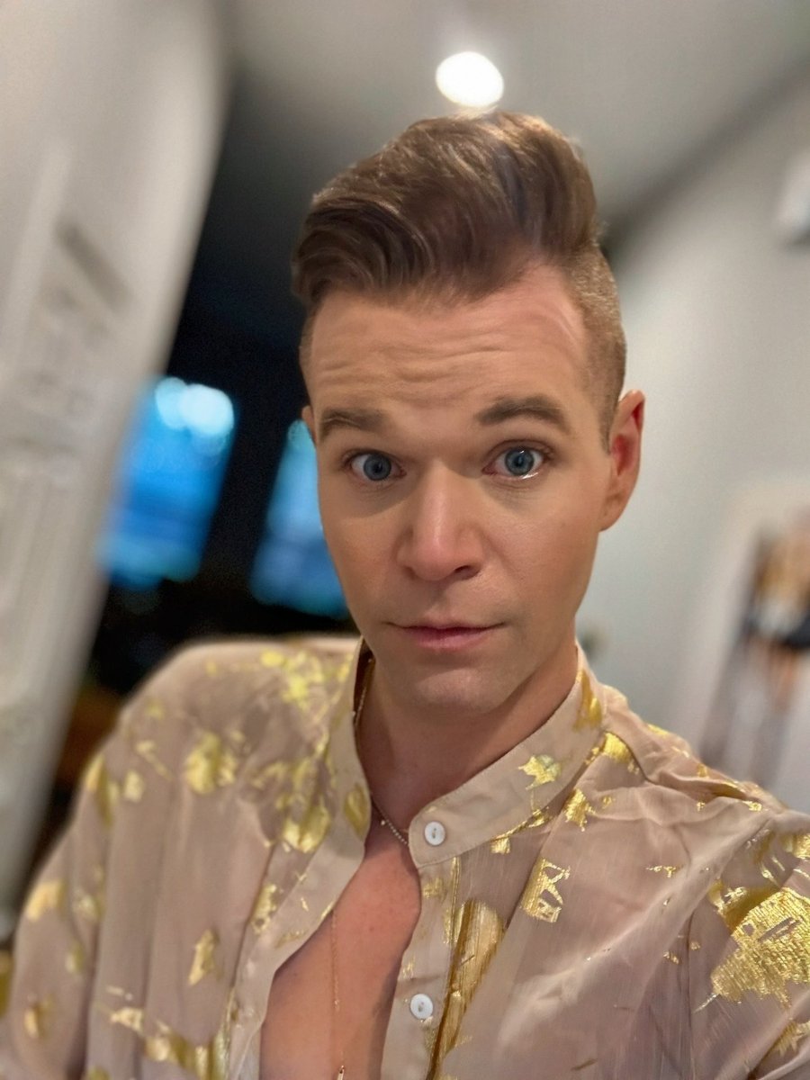 nicholasdyer's tweet photo. Karma chooses sides. Guess I got the good side. 😘 https://t.co/RxPBz2OxQL