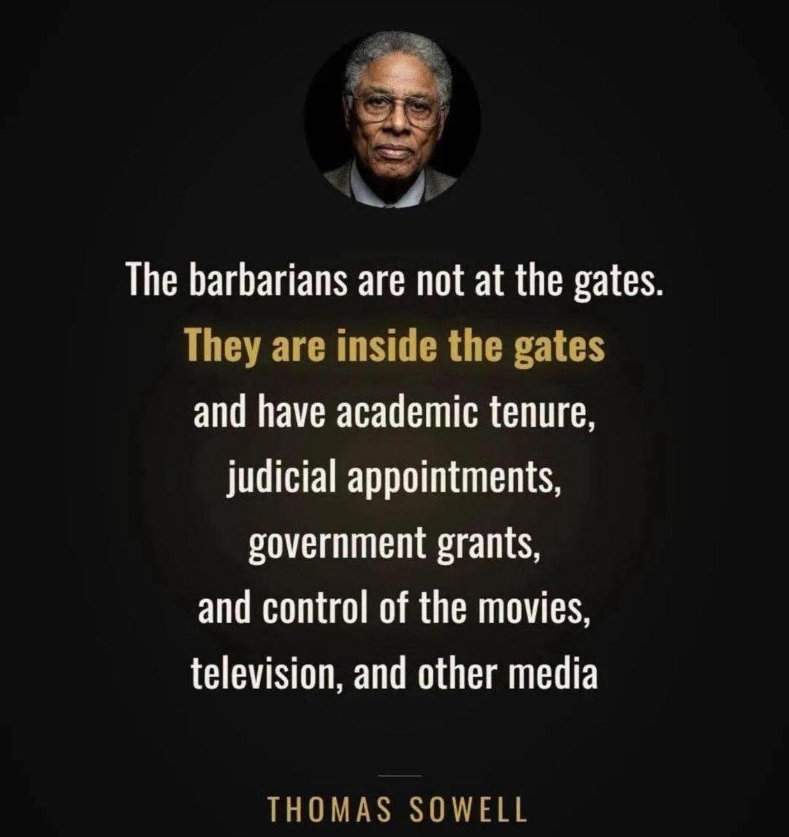 Clown World ™ 🤡 tweet media