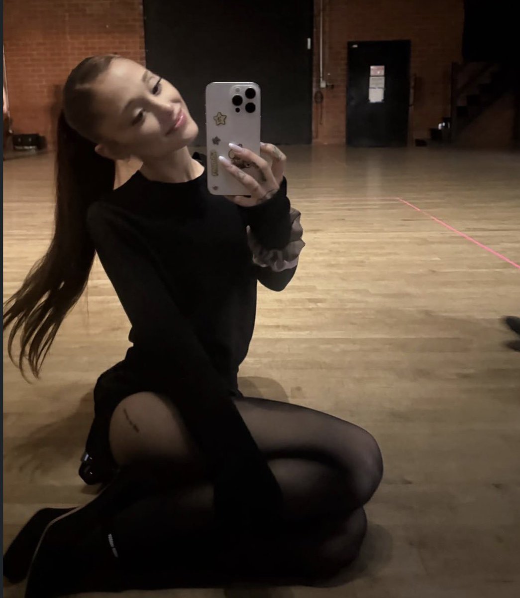 nini ꕤ is seeing ari 2x tweet media