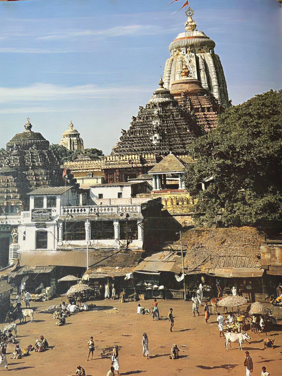 SatavahanasIN's tweet photo. Jagannath Temple in Puri, Odisha, c. 1980 https://t.co/d6uS6wpCbk