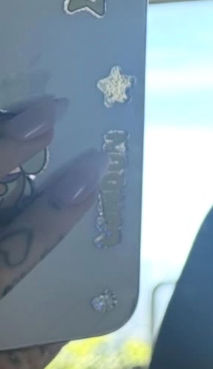 𝐜𝐡𝐥𝐨𝐞 ᯓ ꕤ tweet media