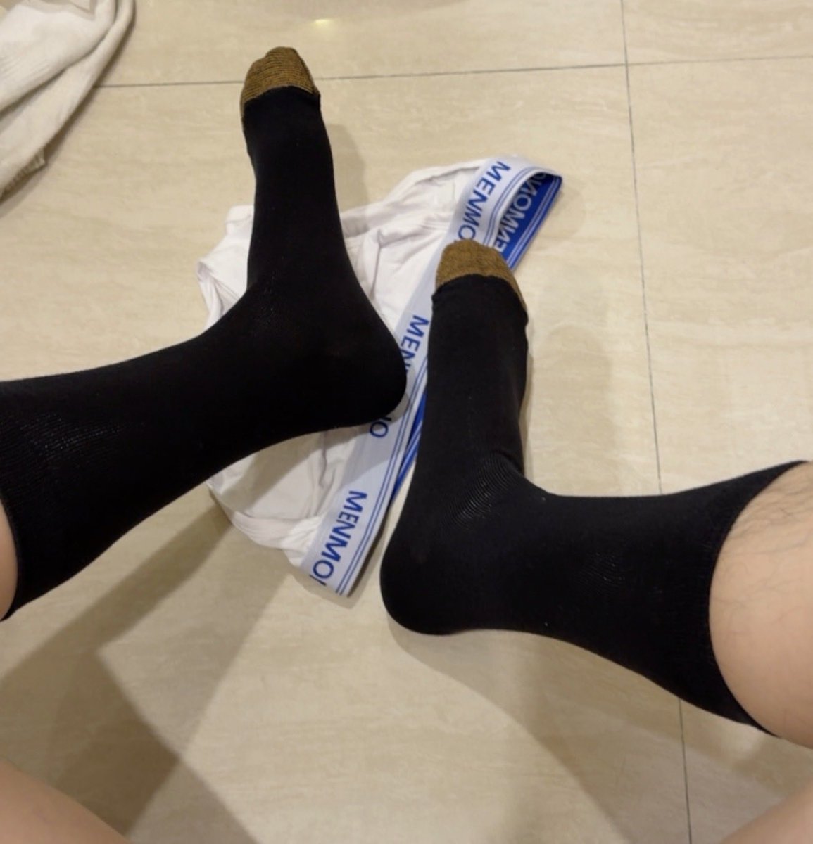 HENSOCKS tweet media