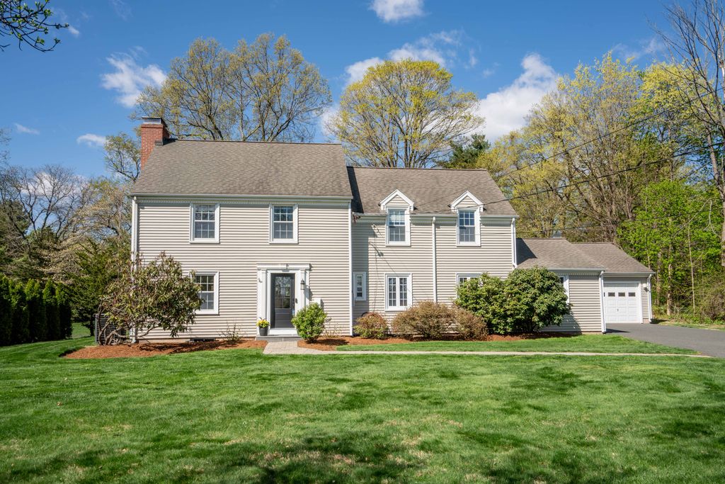 HoyeHomeTeam's tweet photo. The seller has accepted an offer and canceled today’s open house scheduled for April 26, 2026, from 1 PM to 3 PM. https://t.co/yONNDDhzNd