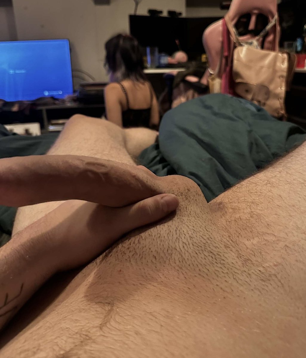 b33tlekingxo's tweet photo. Intro 𖢥𖢥𖢥𖢥𖢥𖢥

not new to #nsfwtwt,New to posting

𖢥 ur new favourite Dom<3
𖢥 22• 6 Ft• He/him • Australian 
𖢥 Bi • Heavy Fem Lean
𖢥 soft + hard + taboo kinks
𖢥 selling • dm 4 menu

↻  +  ♡︎ to be moots!
#moots #moothunt〃・ #mutuals https://t.co/o4pxNJO5eF