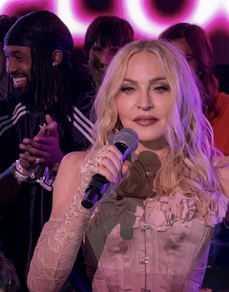 igorhelal's tweet photo. @MadonnaMadgesty https://t.co/wY048yQrqP
