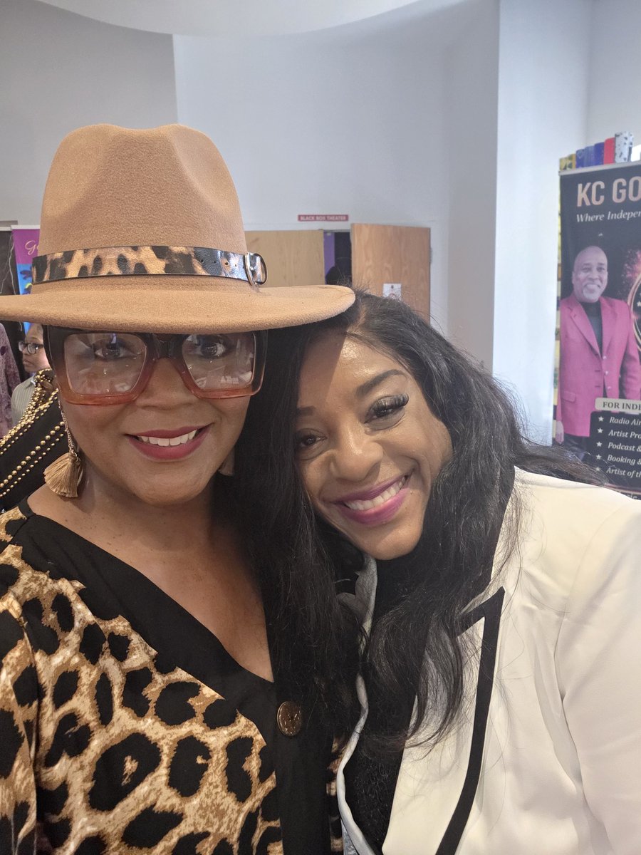 lala_musiq's tweet image. DallasLIT was one for the books🔥🔥🔥. Thank you Antoinette Titus, Enterprise for the opportunity🎤🎶!  It was so awesome meeting the legendary comedian @TheRealShuckey who had us laughing all night! Oh what a night🙌🏾.

#aboutlastnight 
#DallasLIT 
#liveperformance 
#lalamusiq