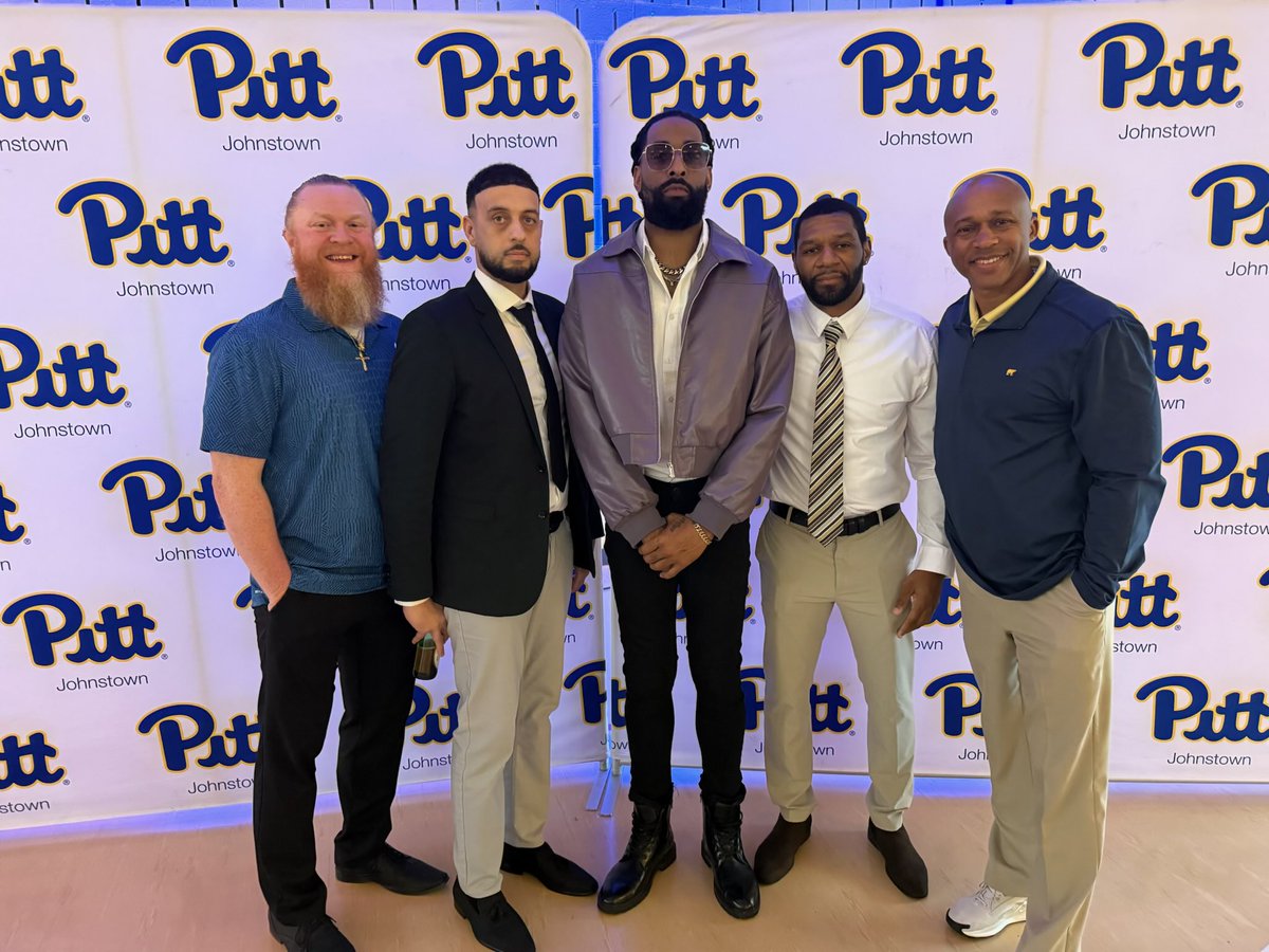 trojanshoops's tweet photo. Last night our very own, Coach Marcus Tullis, was inducted into the UPJ Sports Hall of Fame. A 2004 Johnstown High graduate, Coach Tullis’ career even took him to Luxembourg and England to hoop. Our program is beaming with pride, congrats to a legend!! 

Family Forever 🩵🤍🖤 https://t.co/5PdUKMRxNf