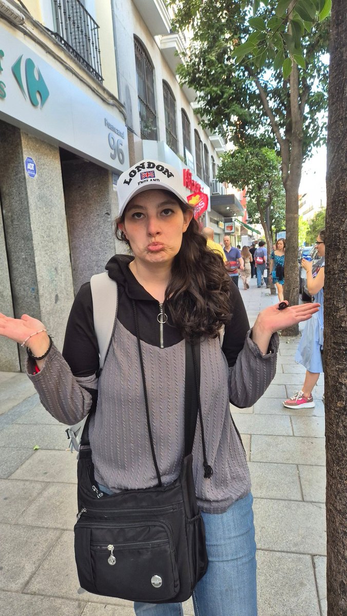 Viv 🐱 tweet media