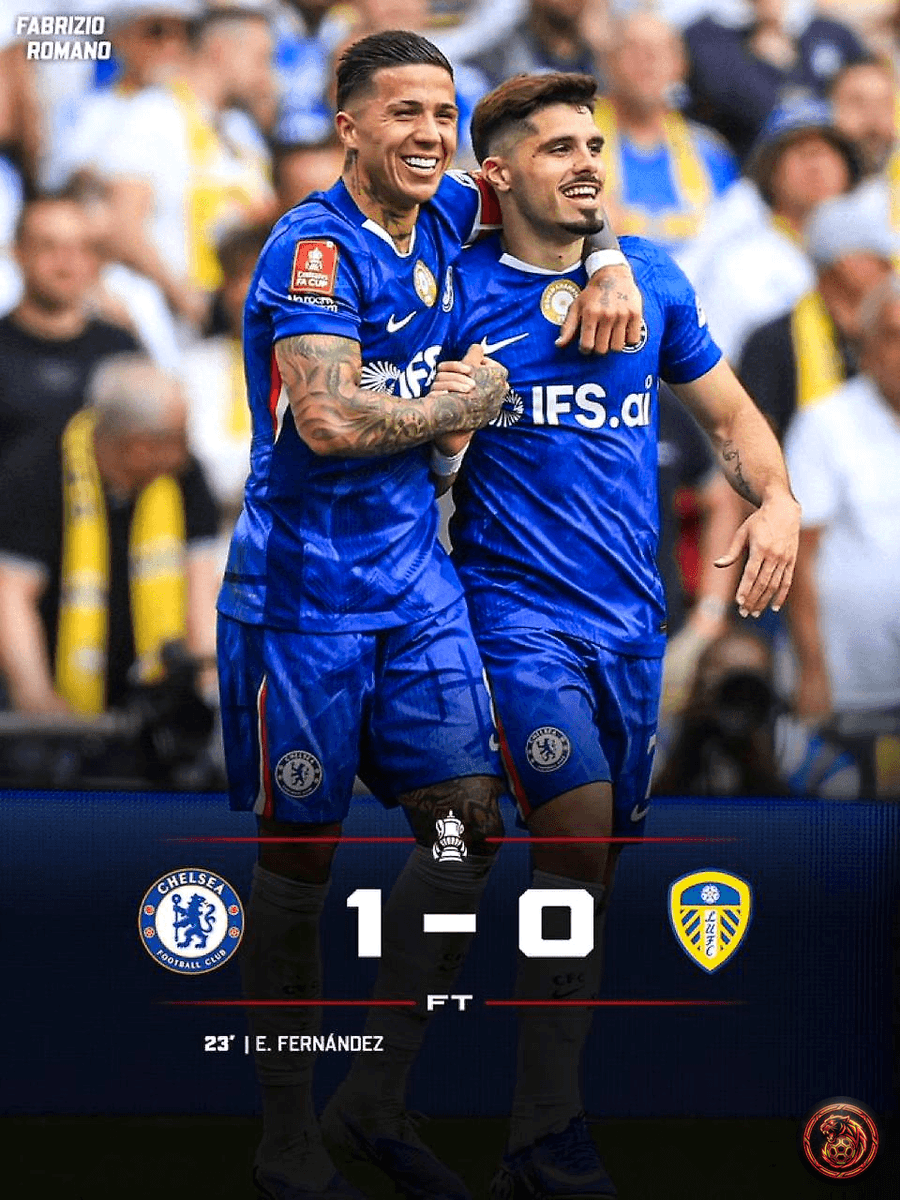 FootballGoalFC's tweet image. 🚨 𝗕𝗥𝗘𝗔𝗞𝗜𝗡𝗚  
  
Chelsea secure a victory over Leeds at Wembley! Enzo scores the decisive goal, sending the Blues to the FA Cup final!  

- Final Score: Chelsea 1 - 0 Leeds  
- Enzo's Goal: Key moment of the match  

Who's your Man of the Match? 🤔  

#FACup #CFC #LEEDS