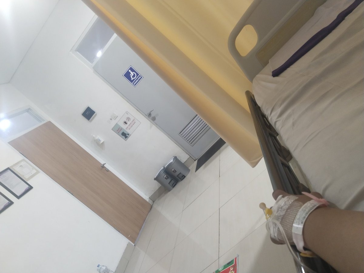 Hii_iitu tweet media