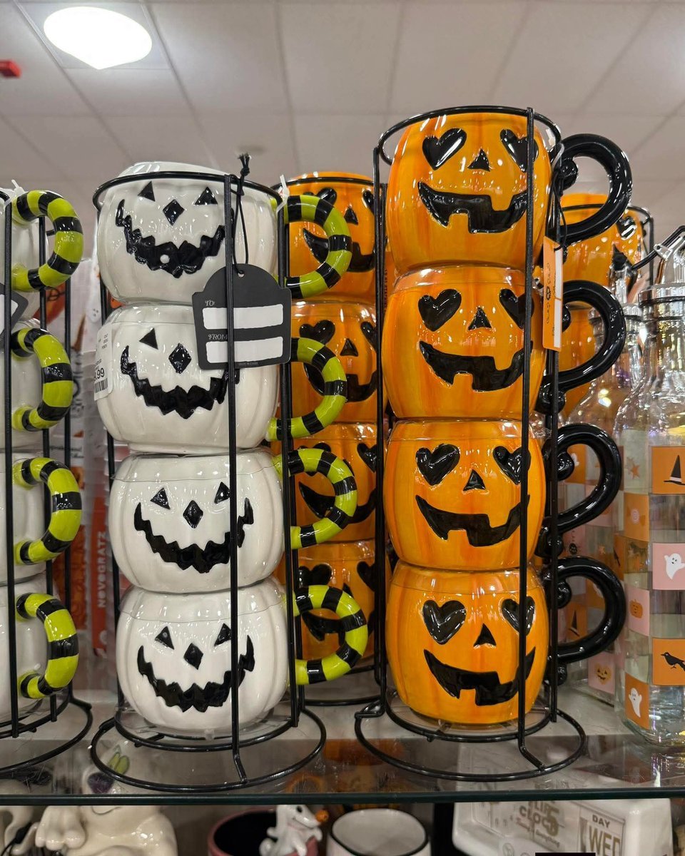 Halloween Queen 🎃 tweet media