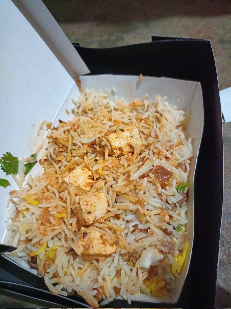 guddy_ji's tweet photo. Really disappointed. I ordered Mushroom Biryani from Behrouz Biryani but got Paneer Biryani instead. Basic order accuracy bhi maintain nahi ho raha. Kindly resolve this ASAP with a refund or replacement. Order ID: 8049453603
@zomato @BehrouzBiryani https://t.co/yvAzZoWlGx
