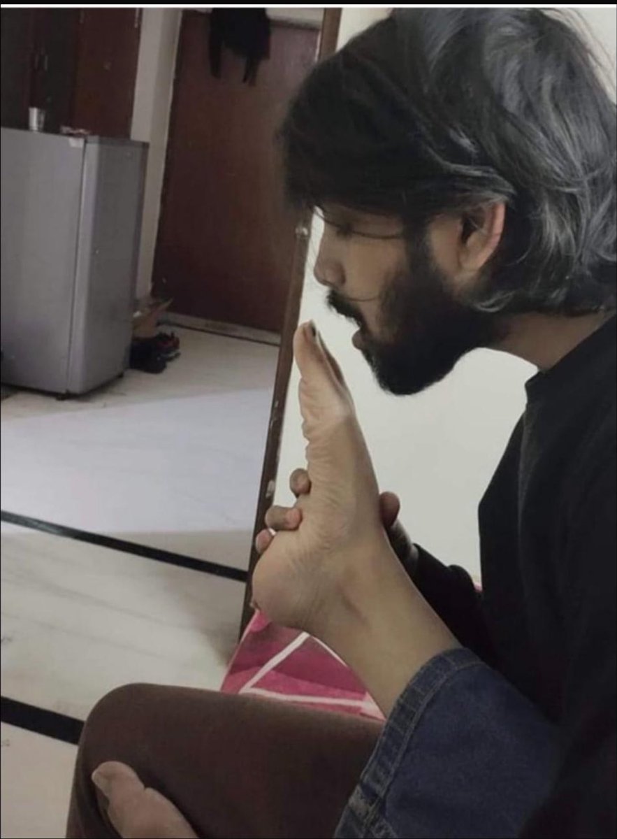 aree_shuklajii tweet media