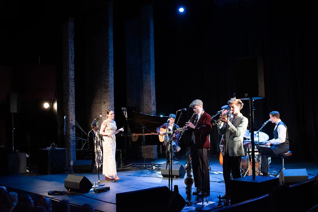 TheReviewsHub's tweet image. #CONCERT #REVIEW The Easy Rollers @Howard_Assembly "an unassumingly enjoyable evening" ⭐️⭐️⭐️½ thereviewshub.com/the-easy-rolle… #Leeds