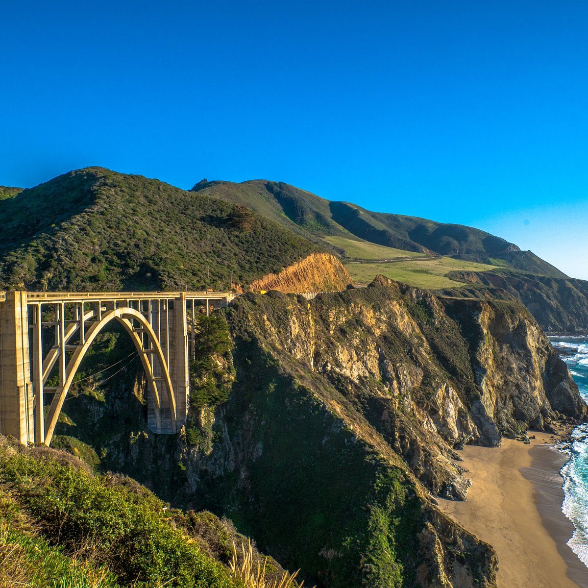 MonikaHomes's tweet photo. Today’s the day for the Big Sur Marathon 2026… a 29 mile stretch of the California coastline from Carmel to Big Sur will be closed in the morning for approx 6 hours to host approx 4500 runners!🏃 🏃🏼‍♀️ https://t.co/BHIcvr03ch
