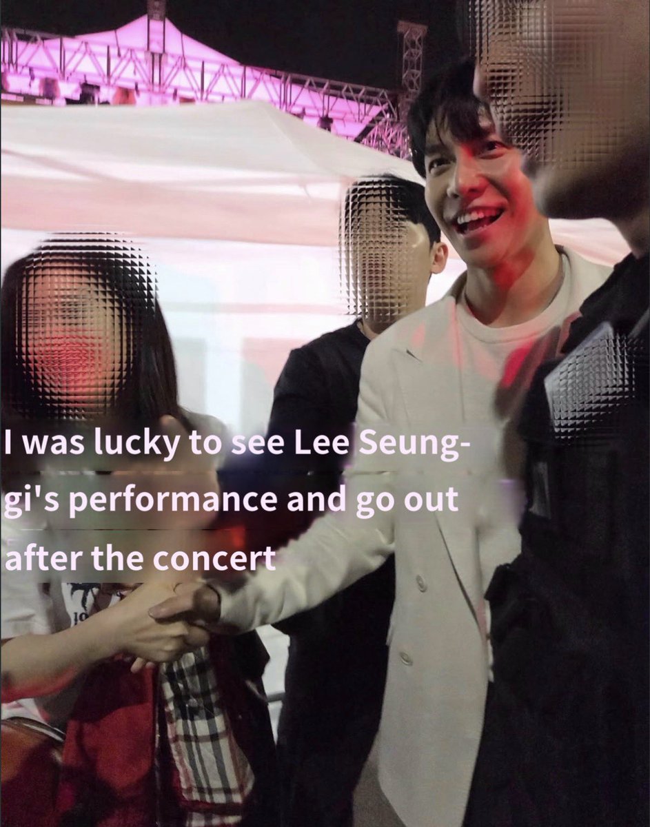 OP said  Seunggi’s face is the size of a fist. Very tall and thin 🥰

She’s so lucky to hold his hand 🫶👍

Everyone who sees Seunggi in person is amazed on his handsomeness truly he’s soooo handsome in person 🔥🔥🔥🔥

#LeeSeunggi