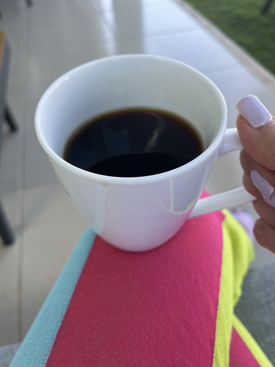 GabbsEvns's tweet photo. Primero un cafecito...

Y luego veo en que líos me meto hoy 😎🤪 https://t.co/JWtshV8O0O