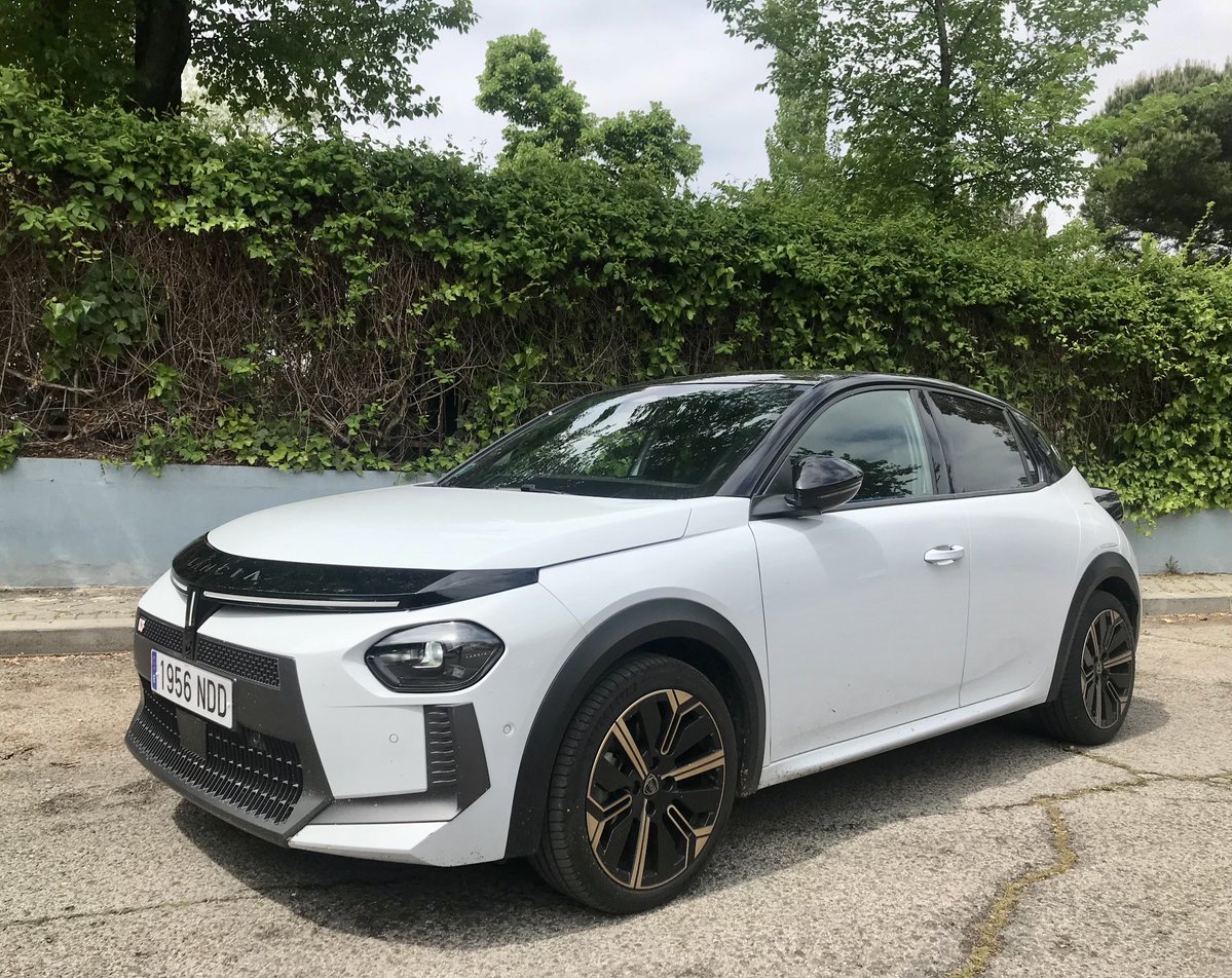 automotorcope's tweet image. Tu tiempo ⏱ #motor en @COPE @Poniendocalles @elpulpoCOPE Antes ⁦@HerreraenCOPE⁩ @losfosfonautas @puertoen Te hablaremos de la #autonovedad de la semana en #coches #LanciaYpsilonHF ⁦@Lancia_es⁩ ⁦@StellantisES⁩ ⁦@anavellosillo⁩