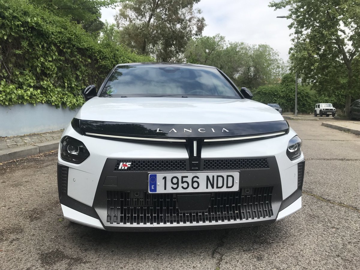 automotorcope's tweet image. Tu tiempo ⏱ #motor en @COPE @Poniendocalles @elpulpoCOPE Antes ⁦@HerreraenCOPE⁩ @losfosfonautas @puertoen Te hablaremos de la #autonovedad de la semana en #coches #LanciaYpsilonHF ⁦@Lancia_es⁩ ⁦@StellantisES⁩ ⁦@anavellosillo⁩