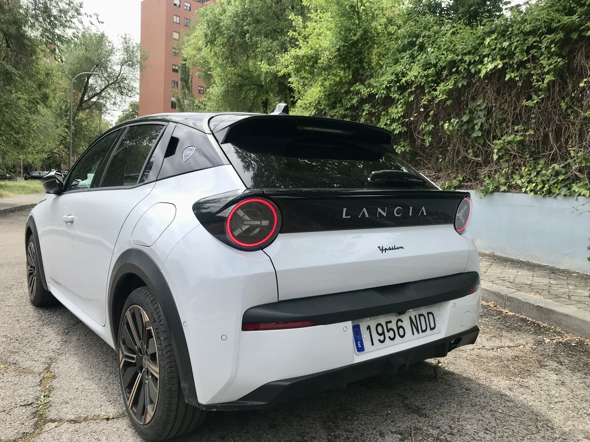 automotorcope's tweet image. Tu tiempo ⏱ #motor en @COPE @Poniendocalles @elpulpoCOPE Antes ⁦@HerreraenCOPE⁩ @losfosfonautas @puertoen Te hablaremos de la #autonovedad de la semana en #coches #LanciaYpsilonHF ⁦@Lancia_es⁩ ⁦@StellantisES⁩ ⁦@anavellosillo⁩